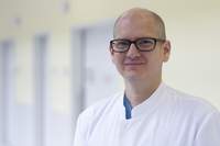 Dr. Gabriel Tönnesmann Dr. Gabriel Tönnesmann