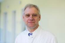 Dr. Dr. Wolfgang Treder Porträt Dr. Dr. Wolfgang Treder