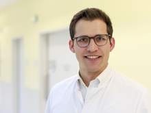 Dr. med. Philipp Karras, MHBA Dr. med. Philipp Karras, MHBA